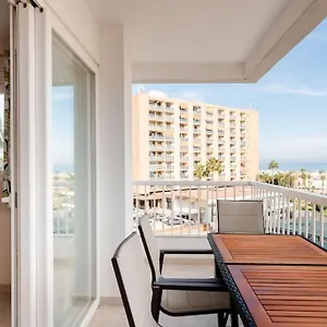 Amplio Con Vistas Al Mar Y Piscina En Apartamento